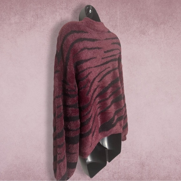 Catherine Malandrino Soft Plush Plum Black Zebra Long Sleeve Top Size Large - Picture 5 of 11